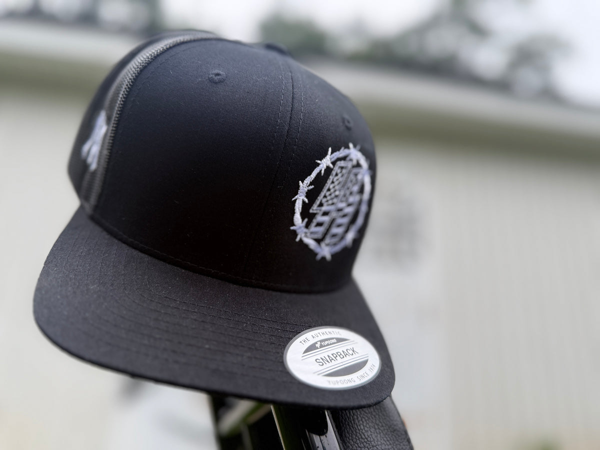 BoltSS & Barb Hat b/w